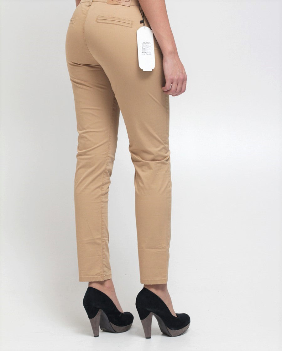 Lyon Chino Woman